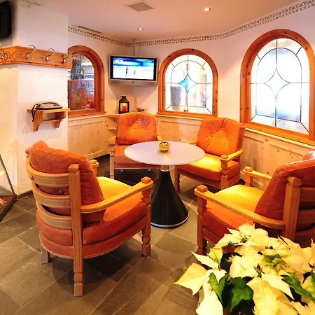 Ξενοδοχείο Alpin Buendnerhof 3*