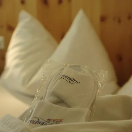 Country Wellnesshotel Buendnerhof 삼나운