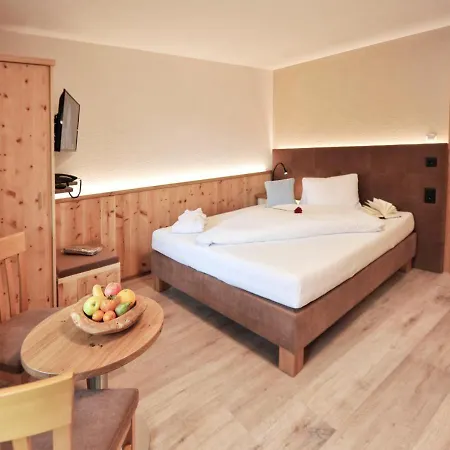 Alpin Buendnerhof Hotell Samnaun