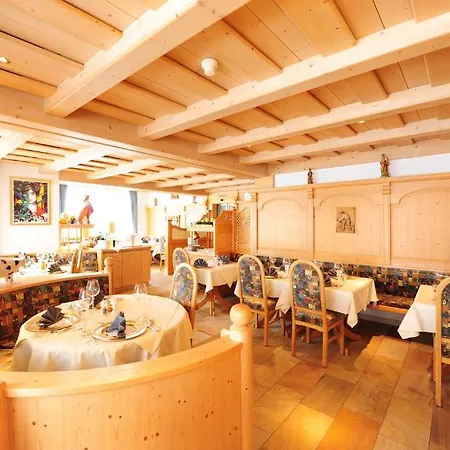 Hotell Alpin Buendnerhof 3*