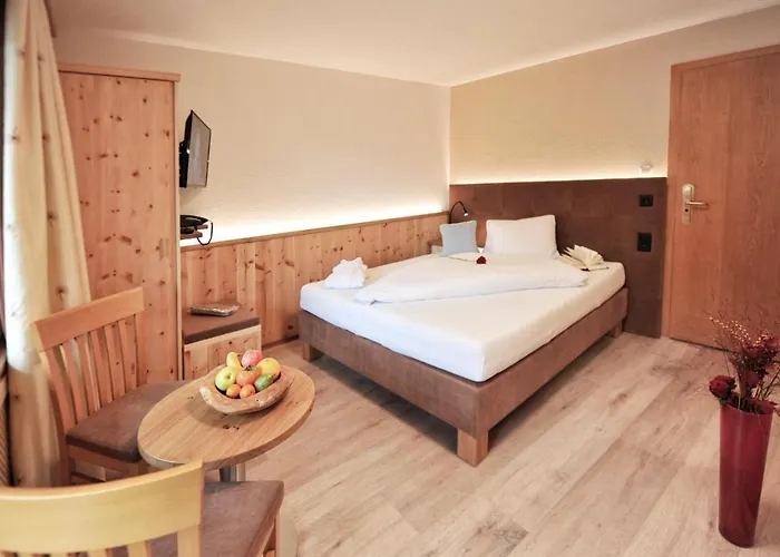 Alpin Buendnerhof Otel Samnaun