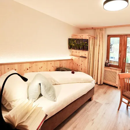 Country Wellnesshotel Bündnerhof 3*