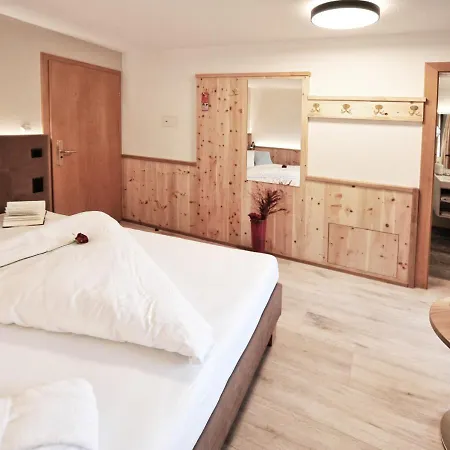 Country Wellnesshotel Bündnerhof 3* Samnaun